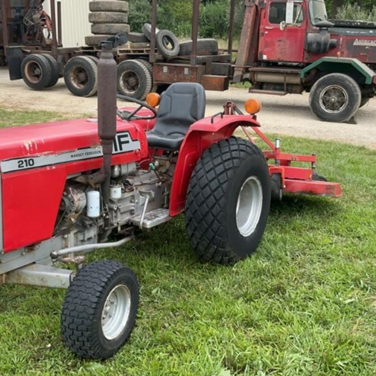 #124 • Massey Ferguson MF210 Tractor