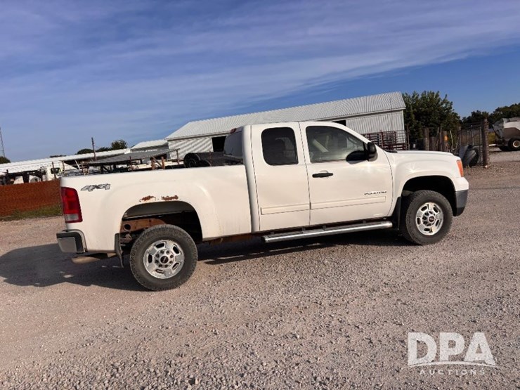 2013-gmc-2500-image-4