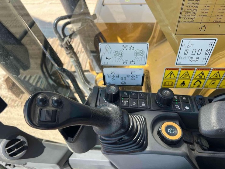 2019-caterpillar-330gc-image-41