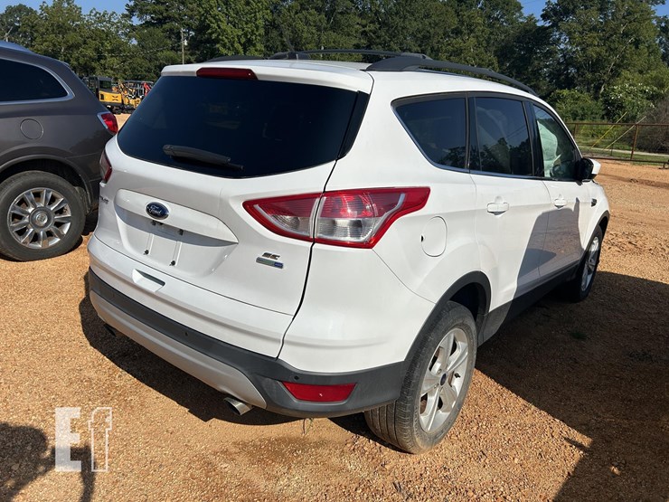 2016-ford-escape-se-image-5