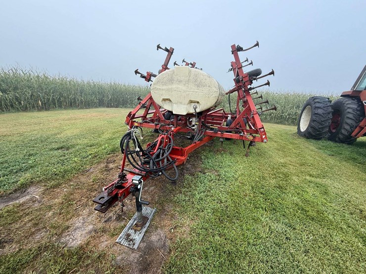 case-ih-4800-image-3