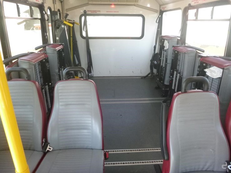 2018-ford-e450-image-8