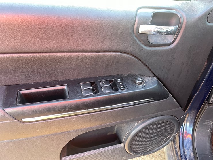 2012-jeep-compass-image-21