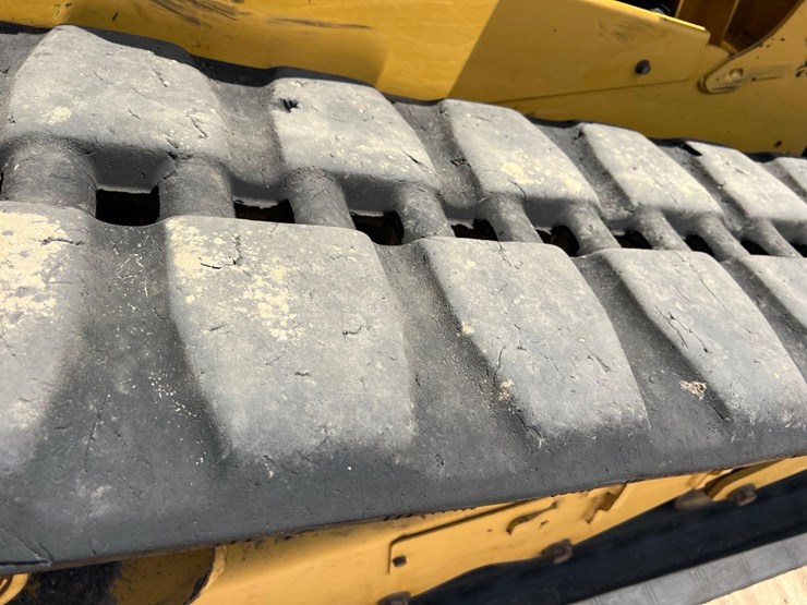 2022-caterpillar-279d3-image-20