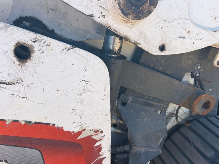 2021-bobcat-t64-image-16