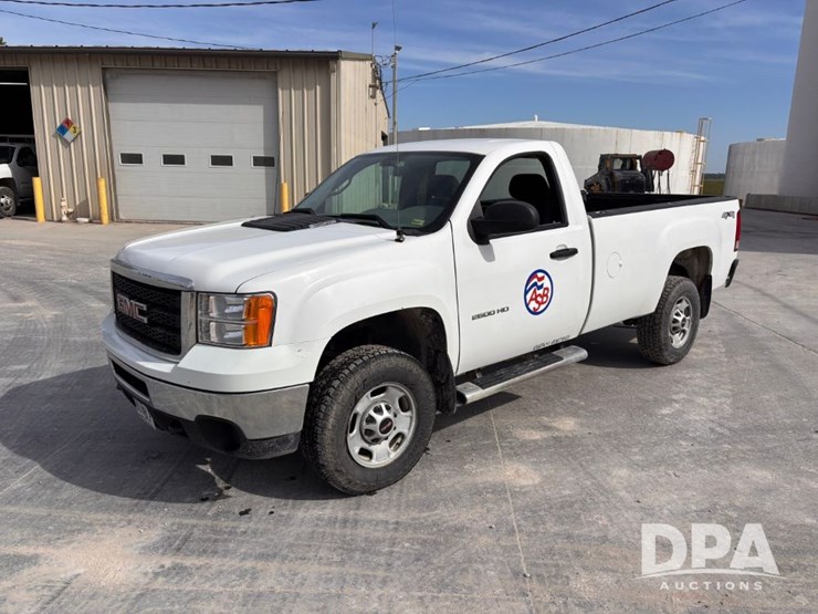 2012-gmc-sierra-2500-image-1