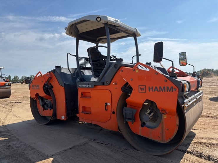 2016-hamm-hd+-120i-smooth-double-drum-roller-image-4