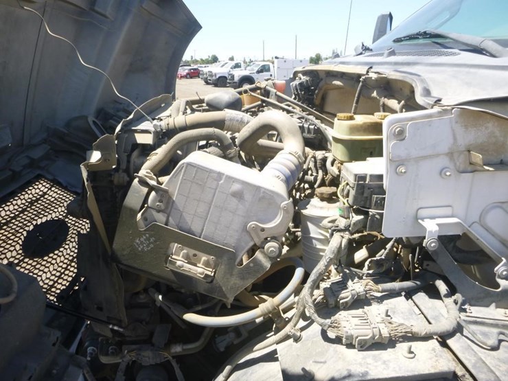 2017-ford-f650-image-16