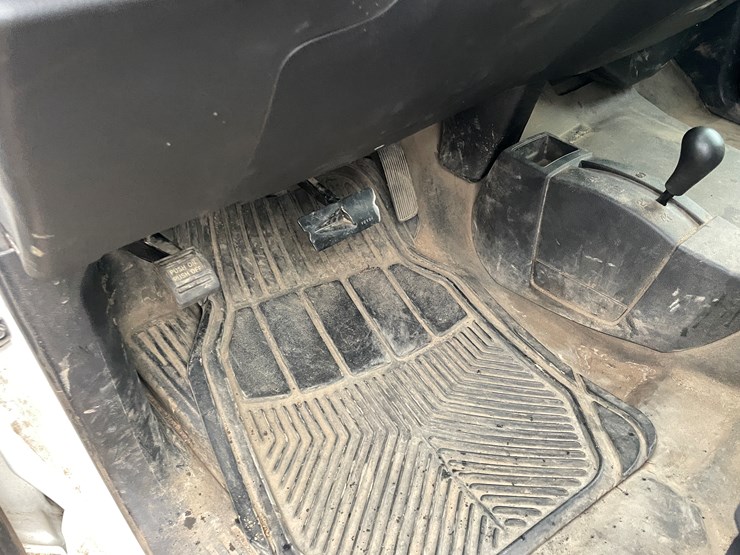 2019-chevrolet-silverado-3500-image-23