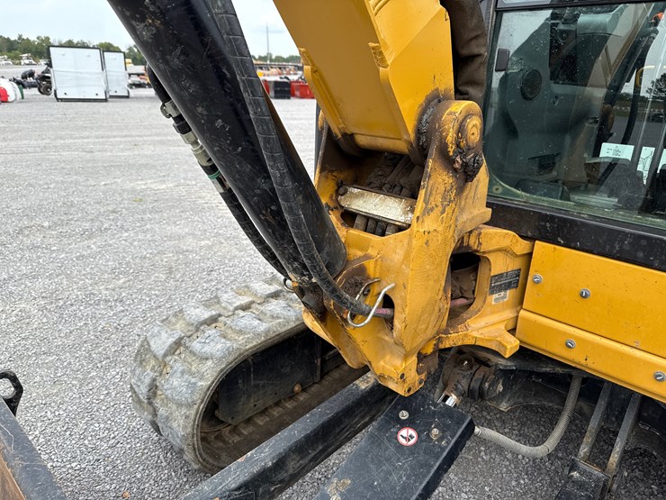 caterpillar-305-image-7