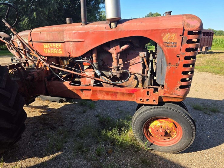 massey-ferguson-44-image-3