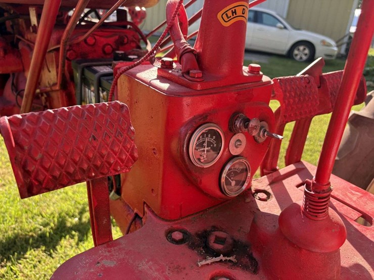 1952-farmall-super-c,-wf,-11.2-36-rears,-5.00-15-fronts,-pto,-6v,-sn--138124-image-11