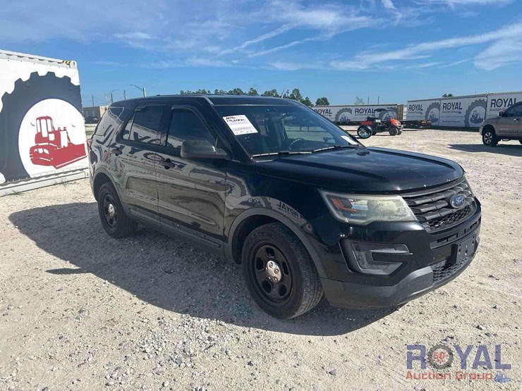 2016-ford-explorer-image-2