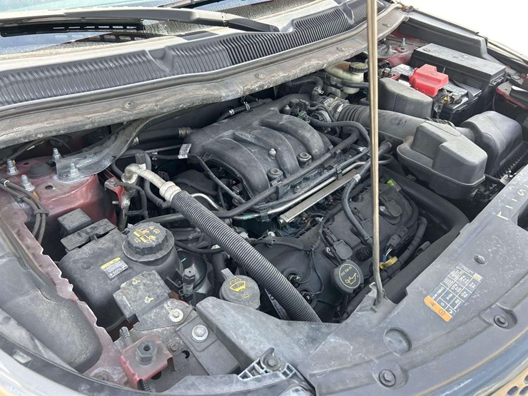 2014-ford-explorer-image-9