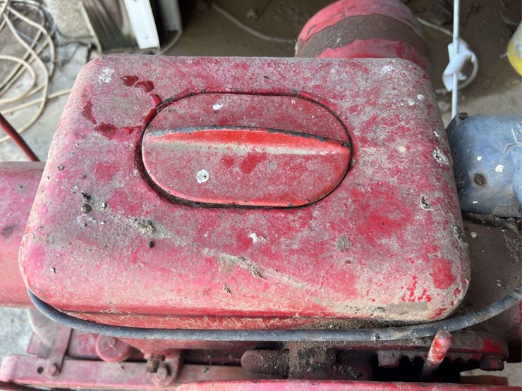 international-harvester-lb-engine-image-11