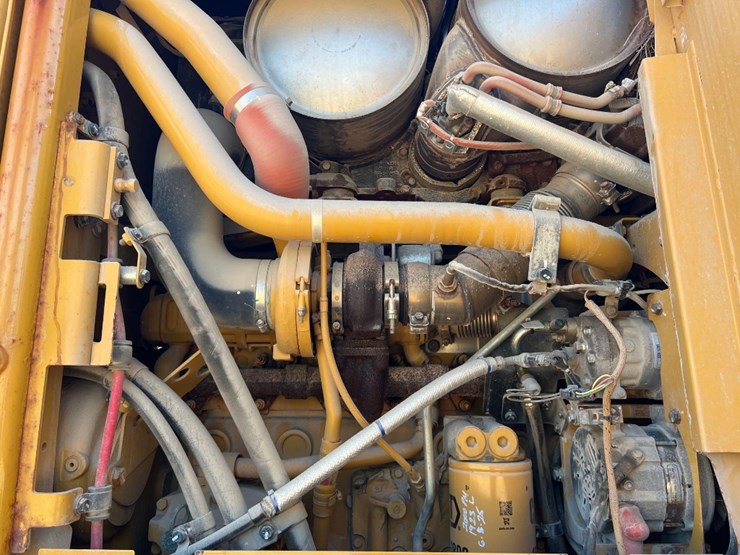 2017-caterpillar-12m3-image-25