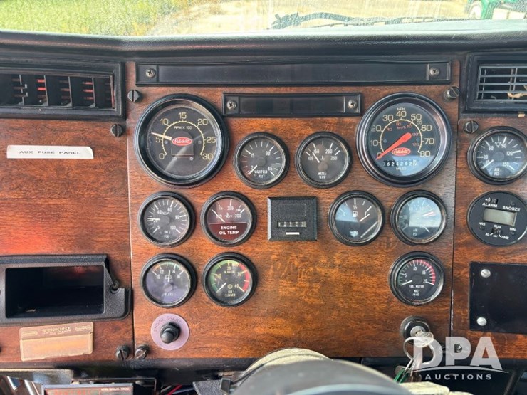 1988-peterbilt-377-image-96