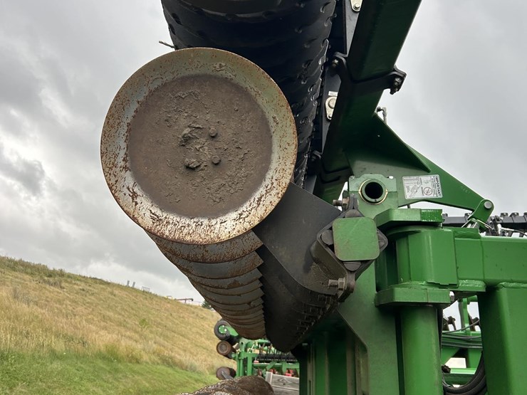 2021-john-deere-2680h-image-26