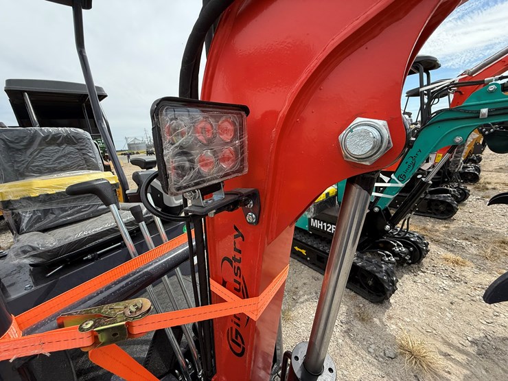 #220-•-#26484-•-unused-cfg-mx15rx-mini-excavator-image-31