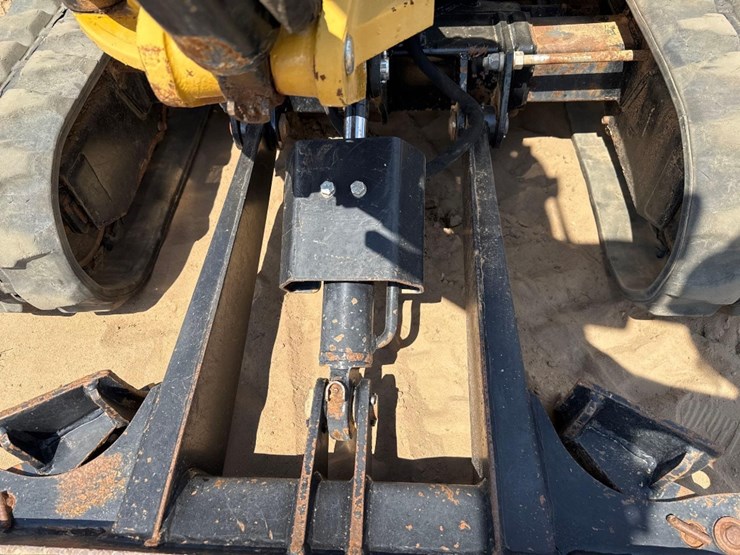 2018-caterpillar-301.7d-image-16