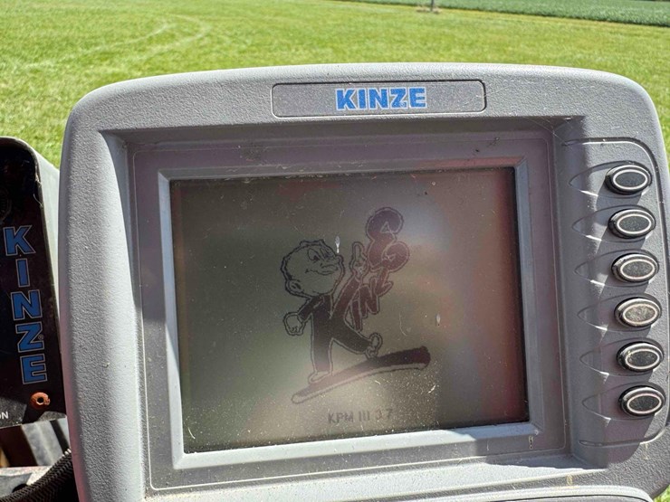 2014-kinze-3600-image-36