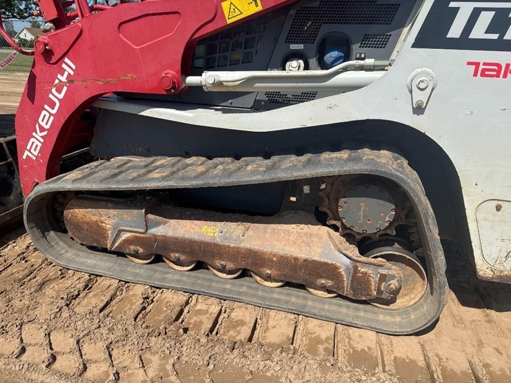 2022-takeuchi-tl12r2-image-9