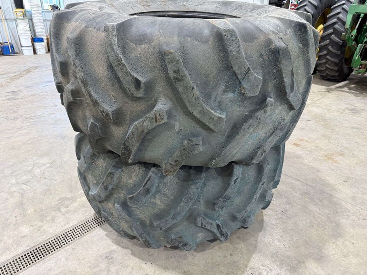 (2)-used-28l-26-goodyear-tires,-came-off-a-2010-jd-9770-combine,-hold-air,-buying-all-for-one-money-image-2
