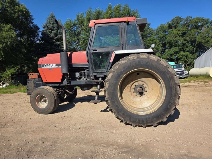 1984-case-ih-2394-image-17