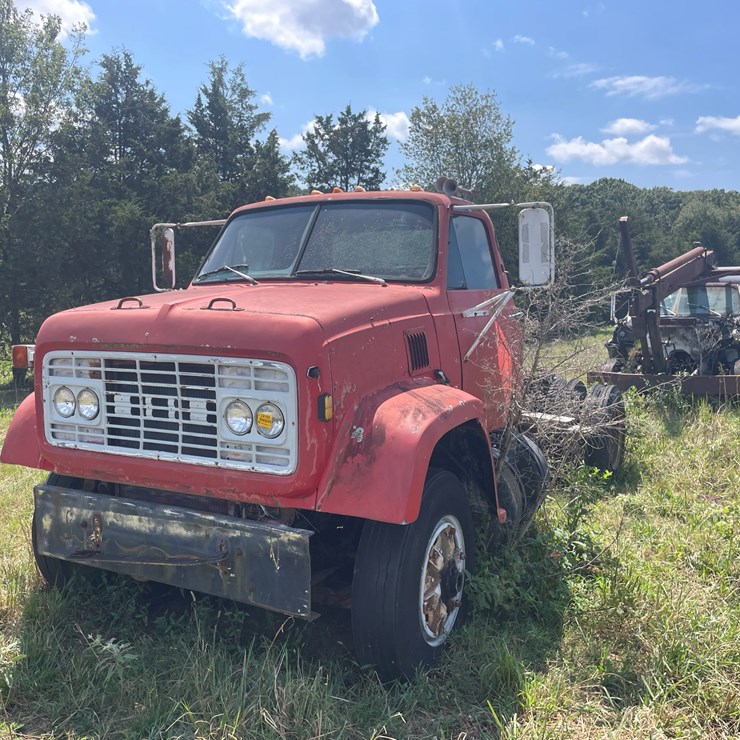 #240 • #24150 • INOP GMC S/A Daycab Truck Tractor TH1906V584562