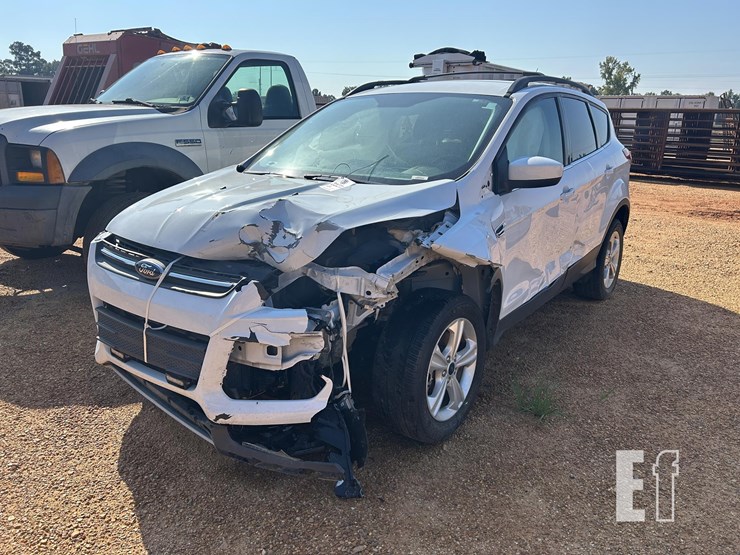 2016-ford-escape-se-image-1