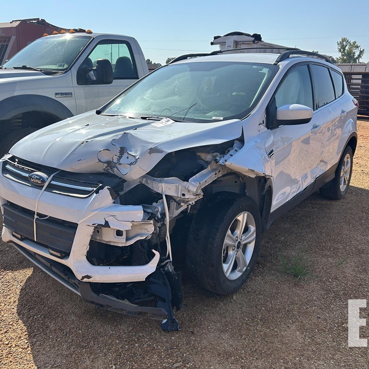 2016 FORD ESCAPE SE