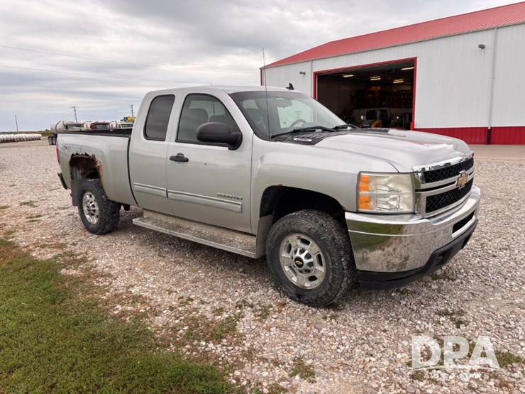 2011-chevrolet-2500hd-image-5