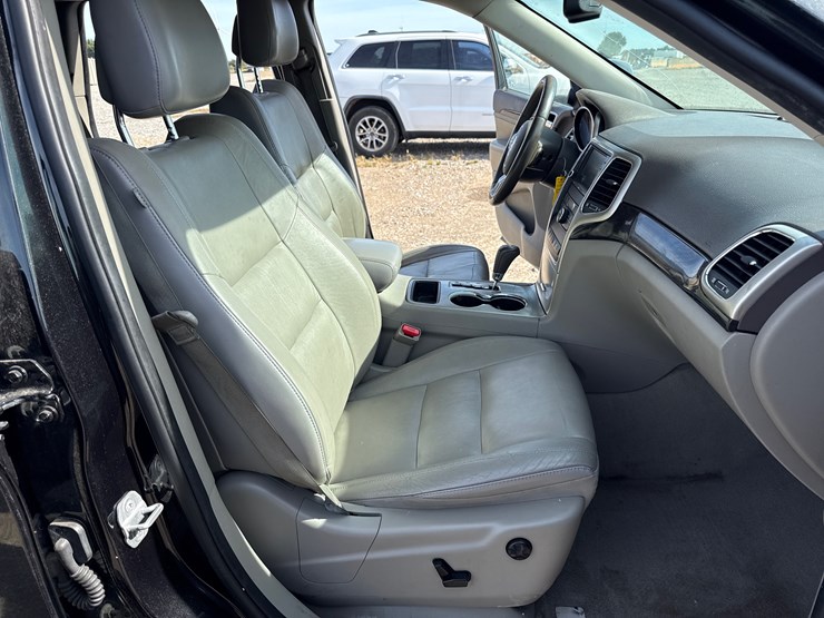 2013-jeep-grand-cherokee-image-25