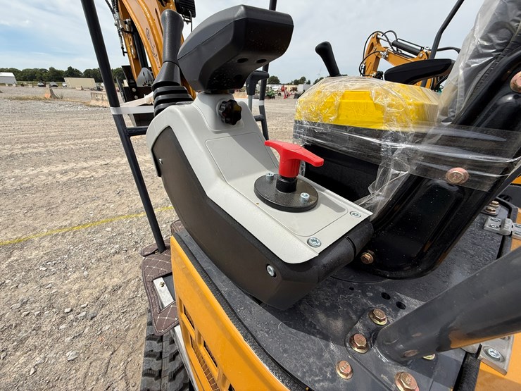 #220-•-#26489-•-unused-cfg-xz20r-mini-excavator-xz20r202507070018-image-29