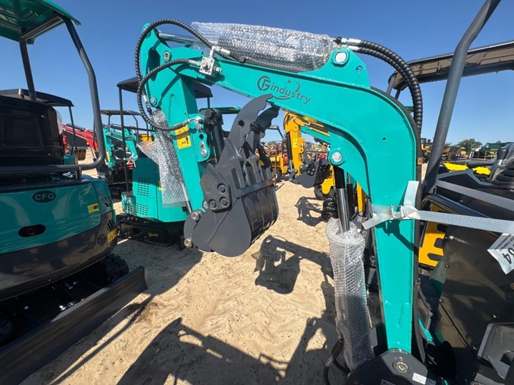 unused-cfg-qk16r-excavator-image-9