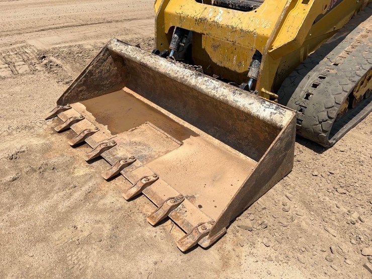 2018-caterpillar-259d-image-18