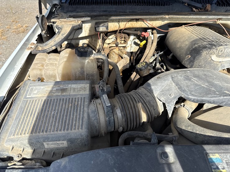 2002-chevrolet-1500-image-23