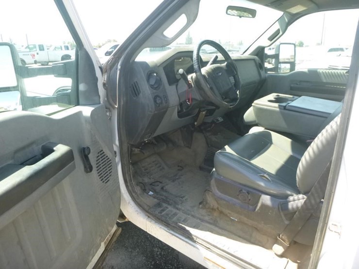 2012-ford-f550-image-11