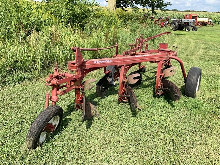ih-plow-image-8