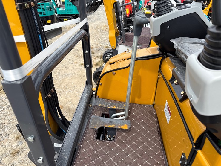 #220-•-#26493-•-unused-cfg-qk18r-mini-excavator-image-28