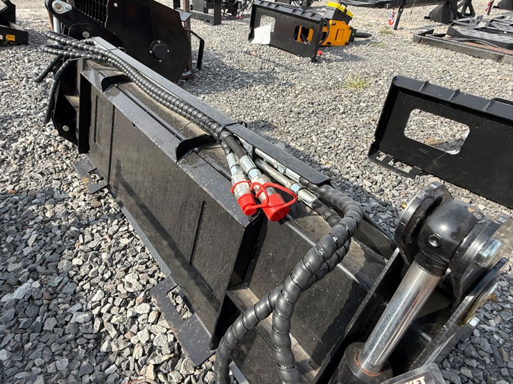 #2000-•-#26266-•-unused-giyi-72"-skid-steer-bucket-fkhd722507243-image-9