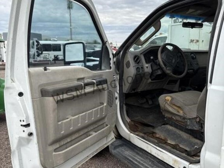 2010-ford-f550-image-20