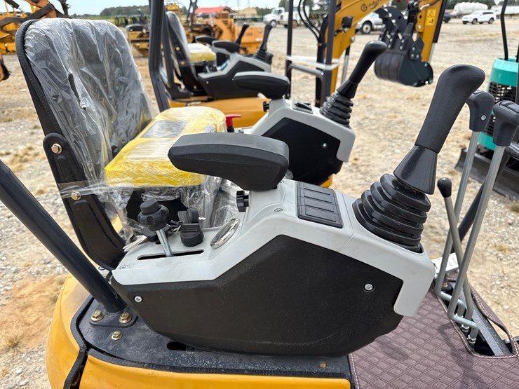 #220-•-#26490-•-unused-cfg-xz20r-mini-excavator-image-21