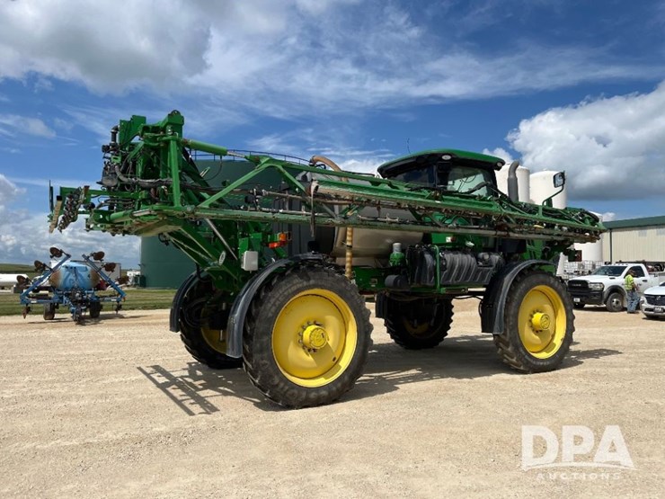 2014-john-deere-r4038-image-11