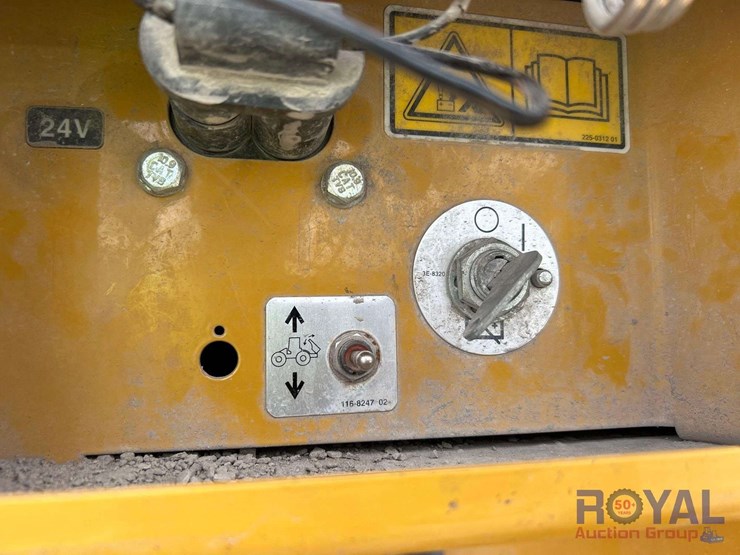 2013-caterpillar-950k-image-28
