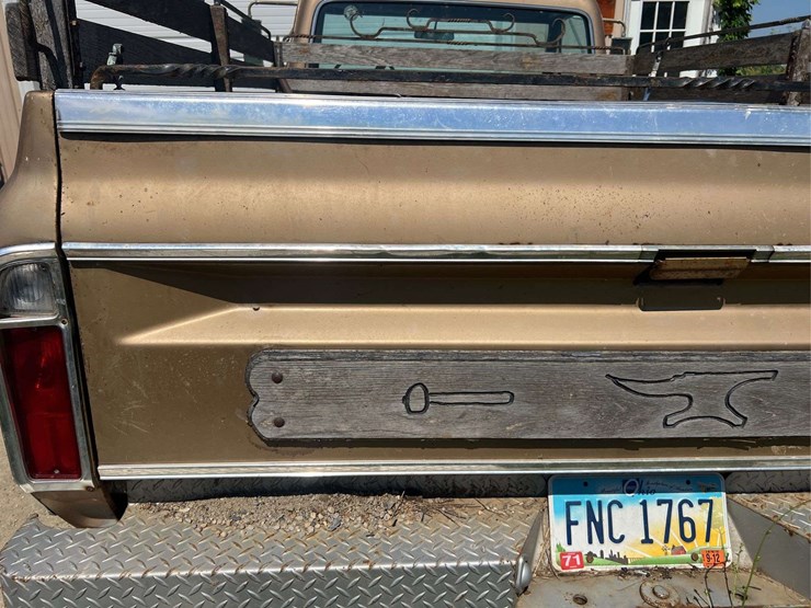 1969-chevy-c20-custom-camper-image-64