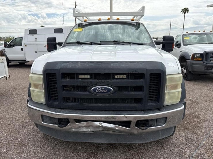 2010-ford-f550-image-2