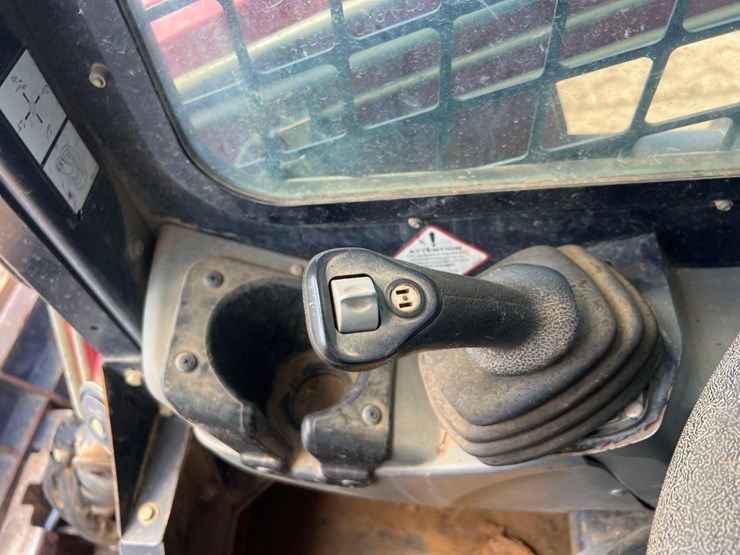 takeuchi-ts80r2-image-21