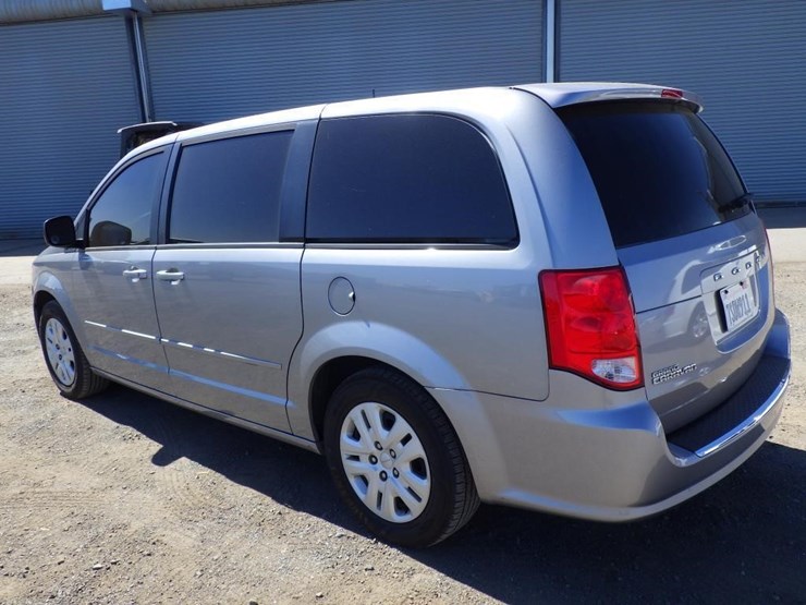 2016-dodge-grand-caravan-image-4