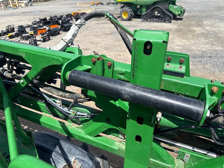 2018-john-deere-r4038-image-40